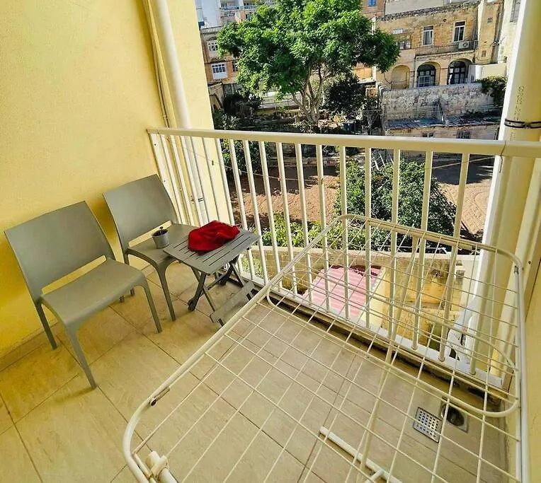 Spacious And Beautiful Flat In Gzira Apartment